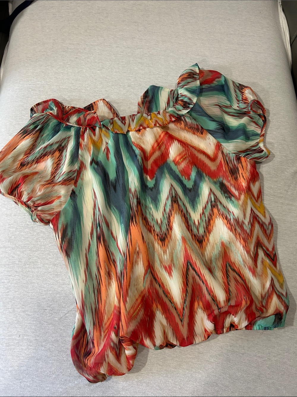 JohnPaulRichard Multicolor Chevron Ruffle-Neck Blouse Turquoise & Coral sz S - Picture 5 of 6